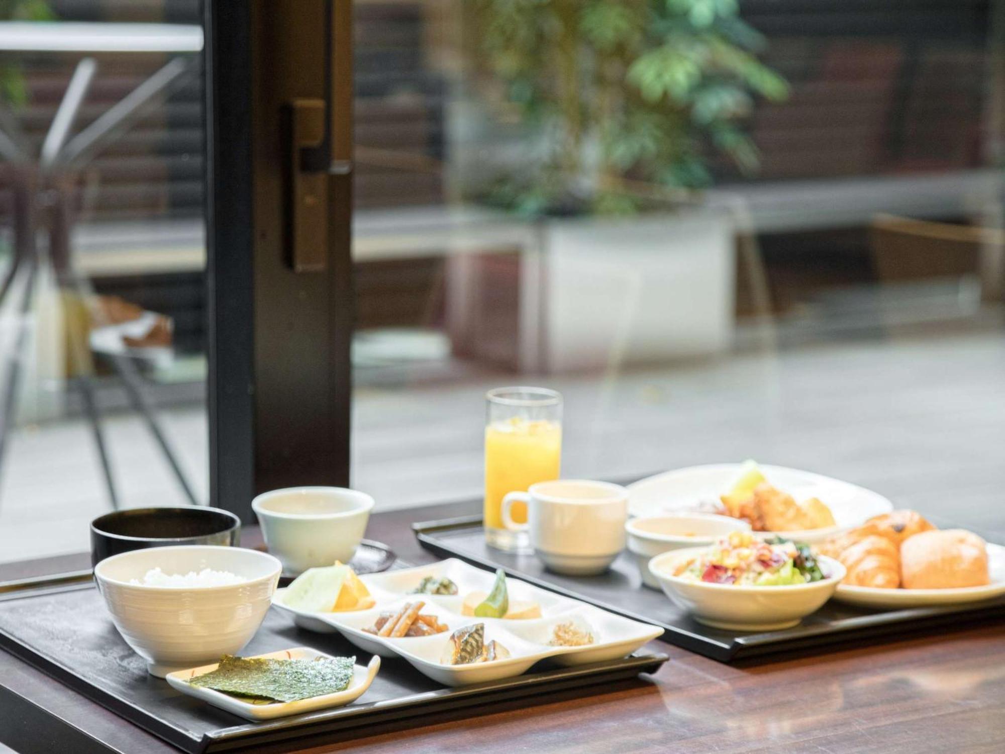Cross Wave Umeda Hotel Osaka Exterior photo
